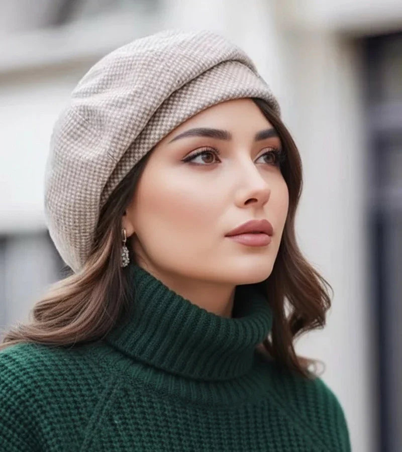 Léa | The Timeless Elegance of The Parisian Beret