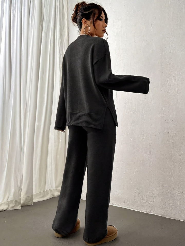 Women’s Knit Lounge Set – Soft Beige Two-Piece Sweater and Pants for Cozy Comfort