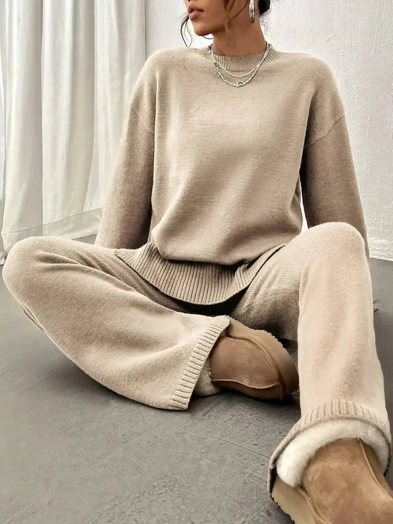 Women’s Knit Lounge Set – Soft Beige Two-Piece Sweater and Pants for Cozy Comfort