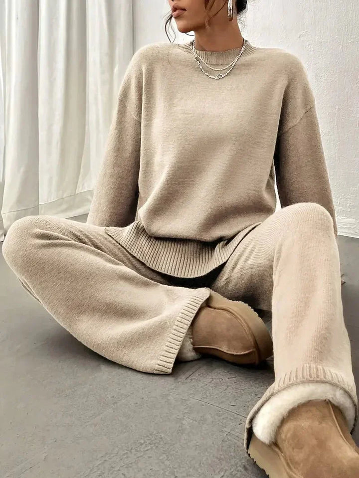 Women’s Knit Lounge Set – Soft Beige Two-Piece Sweater and Pants for Cozy Comfort