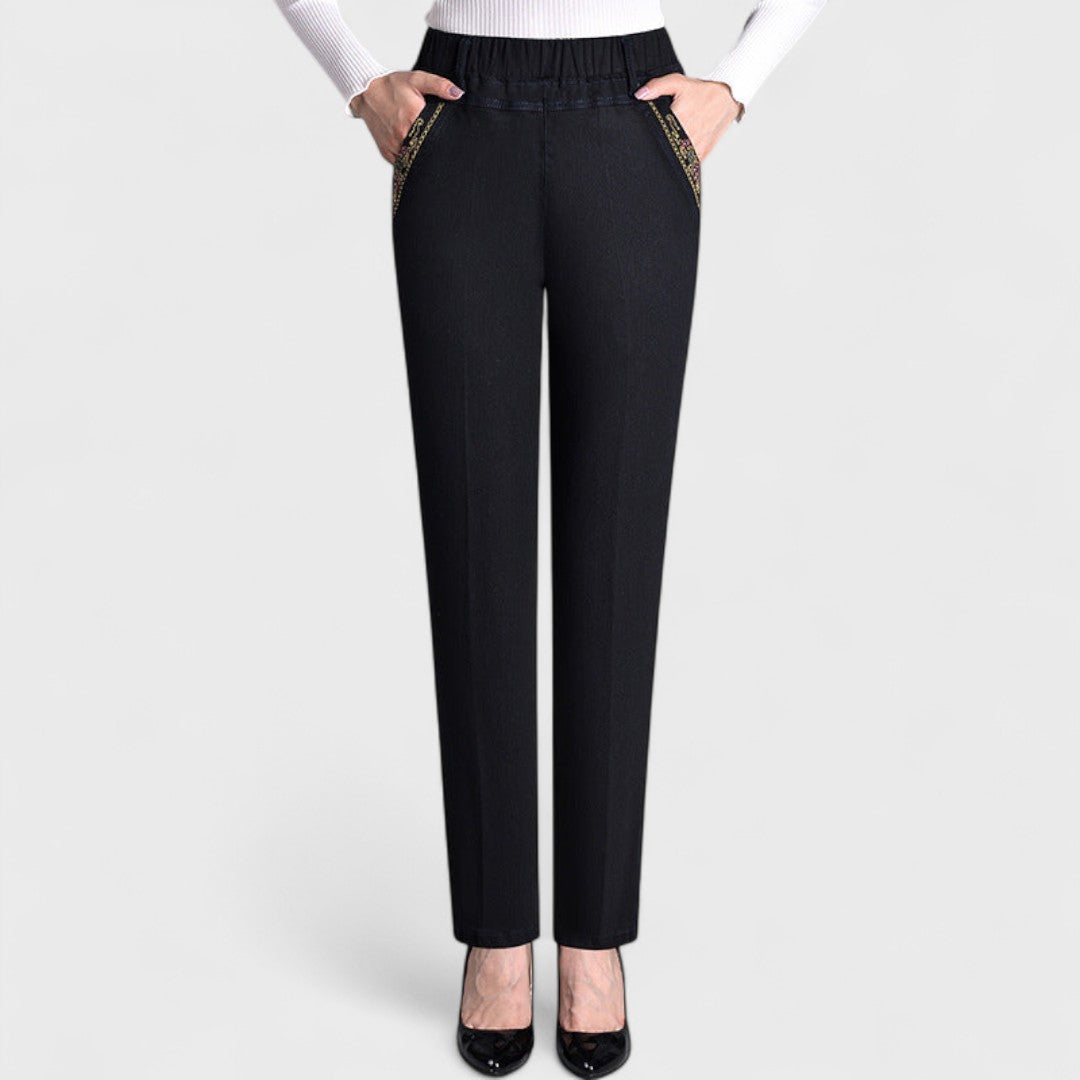 Beatrice | Women’s Comfortable Stretch Jeans with Side Pockets and Elastic Waist
