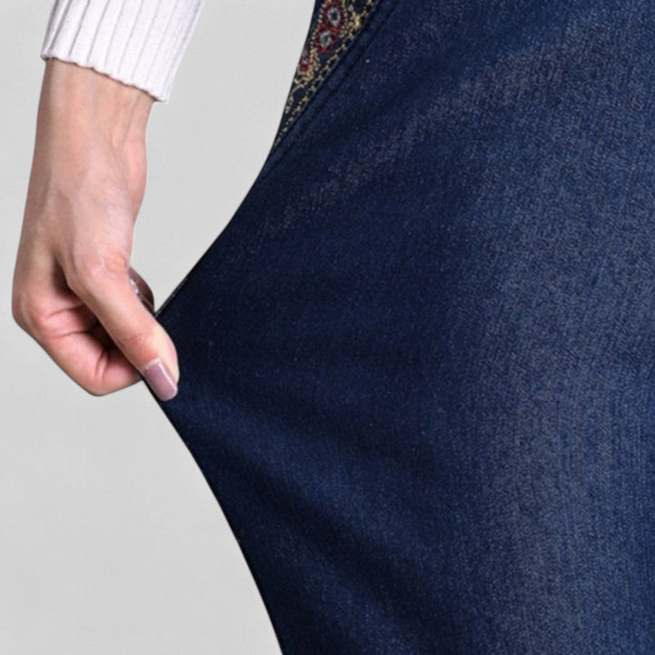 Beatrice | Women’s Comfortable Stretch Jeans with Side Pockets and Elastic Waist
